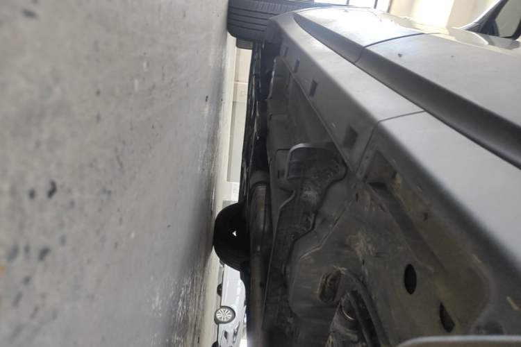 Used Buick Encore 2015 1.4T Automatic Two-Wheel Drive Urban Elite Version Left Side Sill