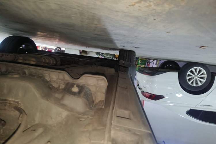 Used Buick Encore 2015 1.4T Automatic Two-Wheel Drive Urban Elite Version Left Side Sill