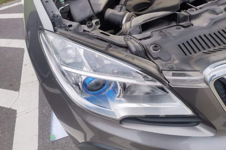 Used Buick Encore 2015 1.4T Manual Two-Wheel Drive Urban Advanced Model Right Front Headlight