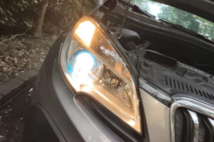 Used Buick Encore 2015 1.4T Automatic Two-Wheel Drive Urban Leading Model Right Front Headlight