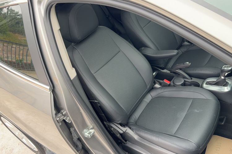 Used Buick Encore 2015 1.4T Automatic Two-Wheel Drive Urban Elite Version Right Front Seat