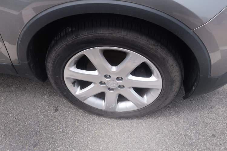 Used Buick Encore 2015 1.4T Manual Two-Wheel Drive Urban Advanced Model Right Front Wheel Hub