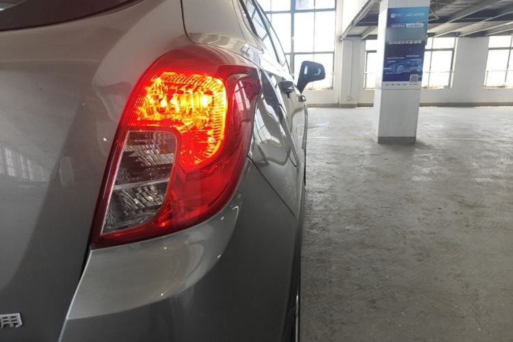 Used Buick Encore 2015 1.4T Automatic Two-Wheel Drive Urban Elite Version Right Rear Taillight