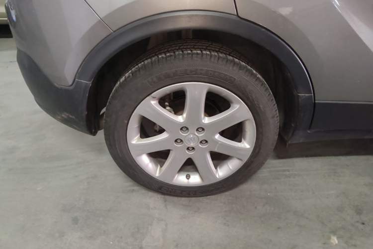 Used Buick Encore 2015 1.4T Automatic Two-Wheel Drive Urban Elite Version Right Rear Wheel Hub