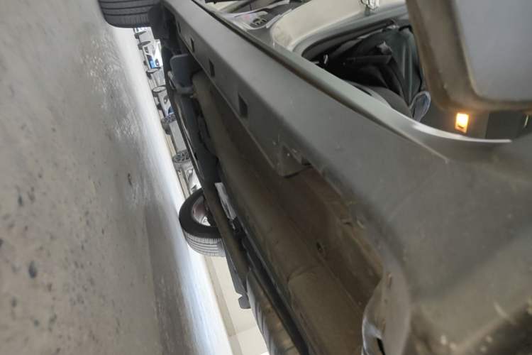Used Buick Encore 2015 1.4T Automatic Two-Wheel Drive Urban Elite Version Right Side Sill