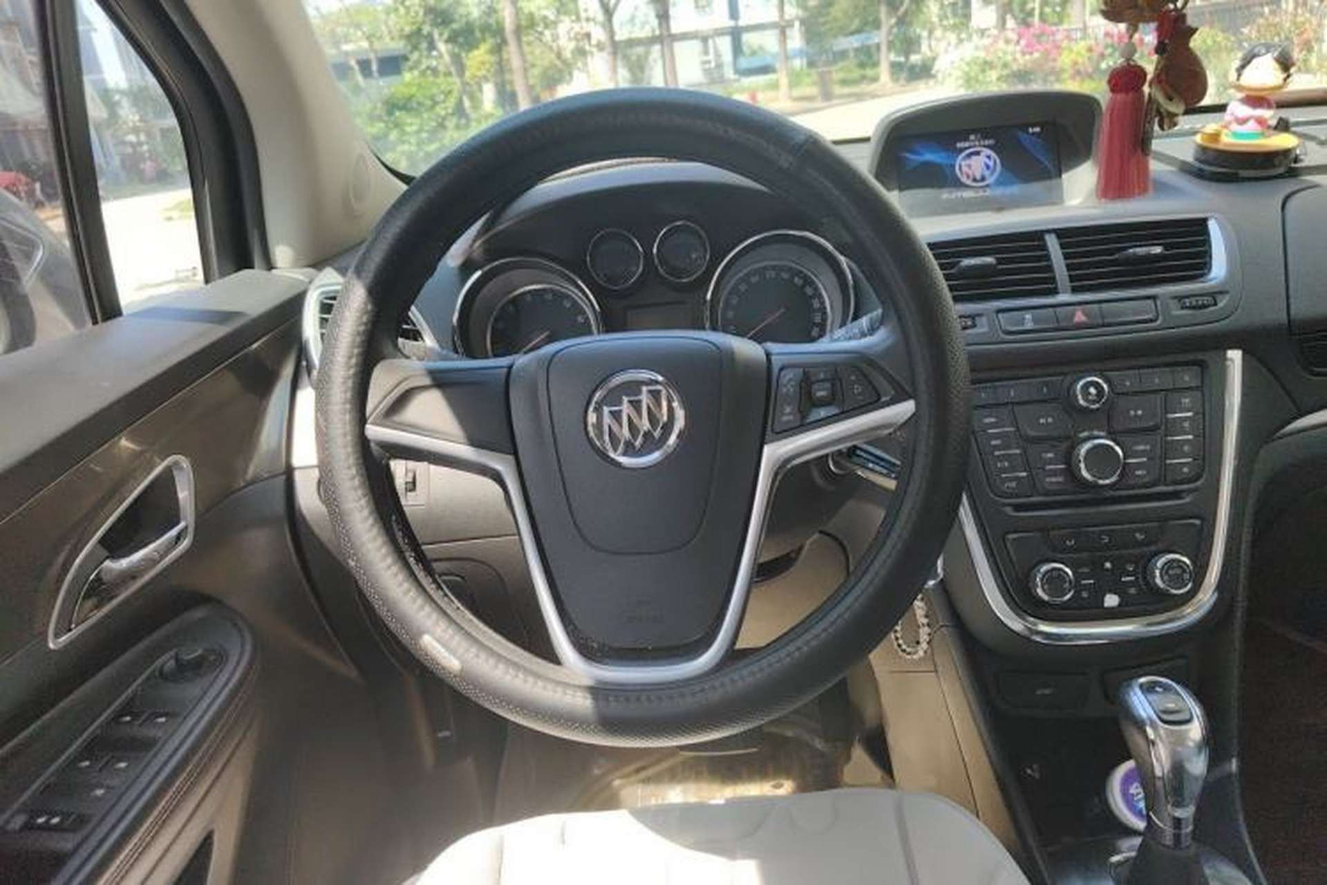 Used Buick Encore 2015 1.4T Automatic Two-Wheel Drive Urban Leading Model Steering Wheel