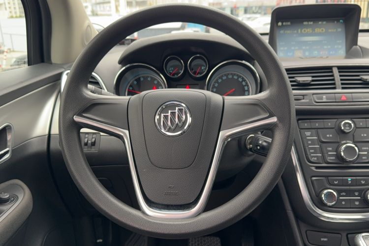 Used Buick Encore 2015 1.4T Automatic Two-Wheel Drive Urban Elite Version Steering Wheel
