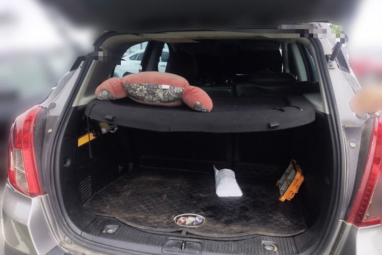 Used Buick Encore 2015 1.4T Manual Two-Wheel Drive Urban Advanced Model Trunk