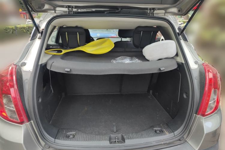 Used Buick Encore 2015 1.4T Automatic Two-Wheel Drive Urban Elite Version Trunk