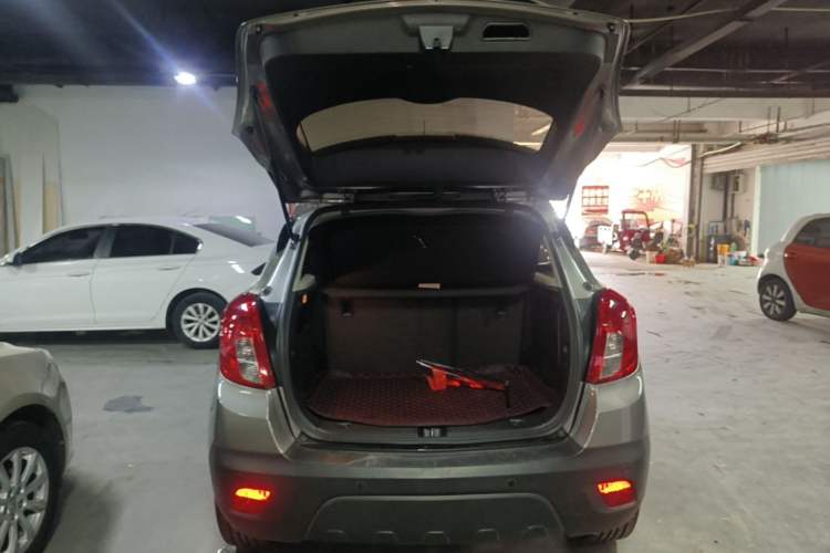 Used Buick Encore 2015 1.4T Automatic Two-Wheel Drive Urban Elite Version Trunk