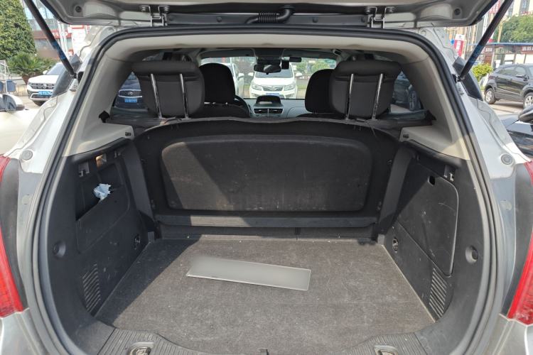 Used Buick Encore 2015 1.4T Automatic Two-Wheel Drive Urban Elite Version Trunk