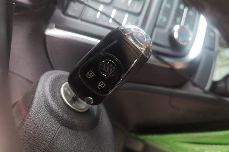 Used Buick Encore 2015 1.4T Manual Two-Wheel Drive Urban Advanced Model Vehicle Key