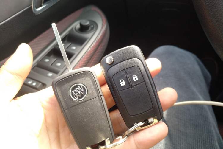 Used Buick Encore 2015 1.4T Manual Two-Wheel Drive Urban Advanced Model Vehicle Key