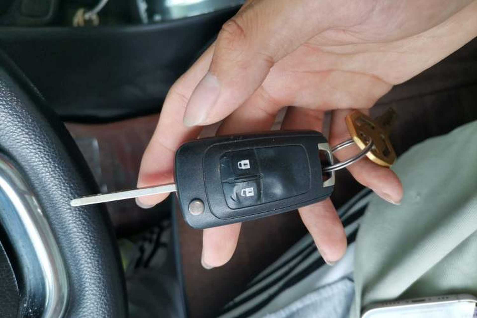 Used Buick Encore 2015 1.4T Automatic Two-Wheel Drive Urban Elite Version Vehicle Key