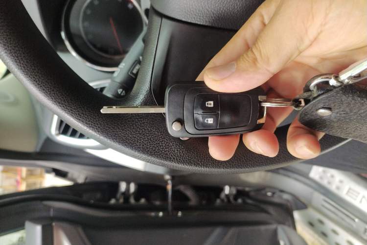 Used Buick Encore 2015 1.4T Automatic Two-Wheel Drive Urban Elite Version Vehicle Key