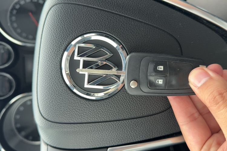 Used Buick Encore 2015 1.4T Automatic Two-Wheel Drive Urban Elite Version Vehicle Key