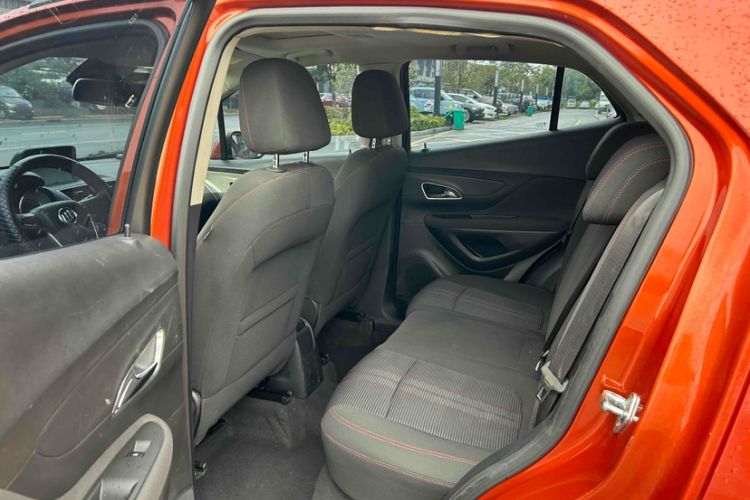Used Buick Encore 2015 1.4T Automatic Two-Wheel Drive Urban Elite Version Audio And AC Panel