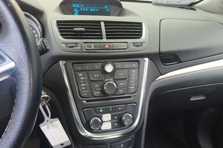 Used Buick Encore 2015 1.4T Automatic Two-Wheel Drive Urban Elite Version Audio And AC Panel