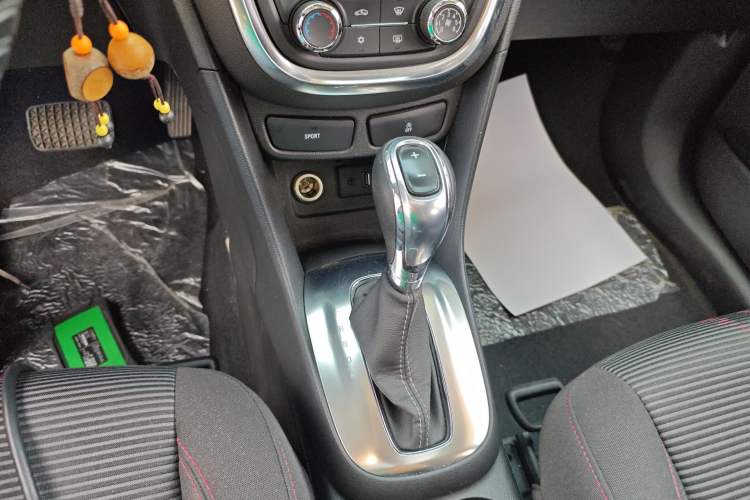 Used Buick Encore 2015 1.4T Automatic Two-Wheel Drive Urban Elite Version Gear Lever