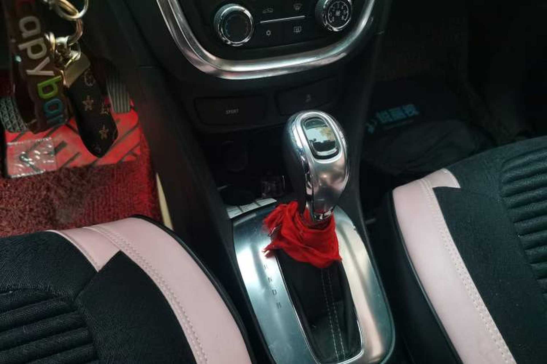 Used Buick Encore 2015 1.4T Automatic Two-Wheel Drive Urban Elite Version Gear Lever