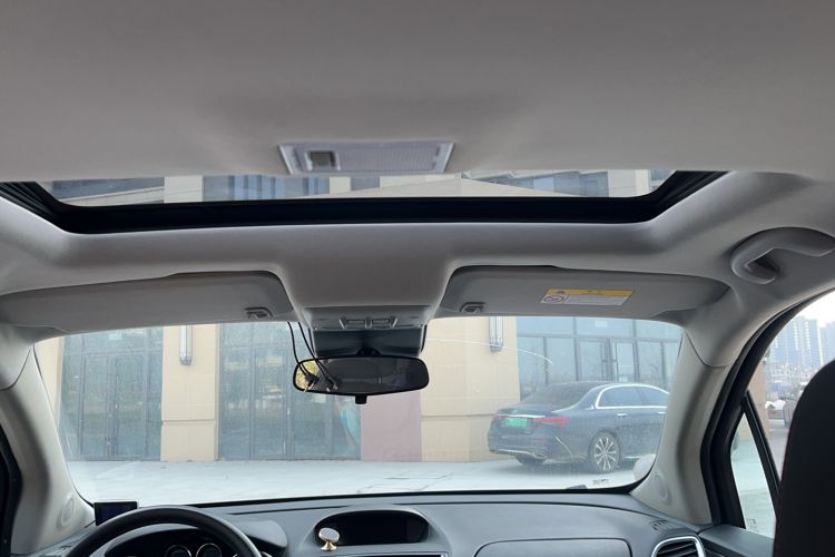 Used Buick Encore 2015 1.4T Automatic Two-Wheel Drive Urban Elite Version Headliner