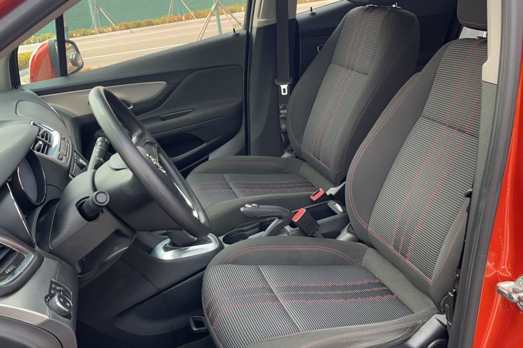 Used Buick Encore 2015 1.4T Automatic Two-Wheel Drive Urban Elite Version Left Front Seat