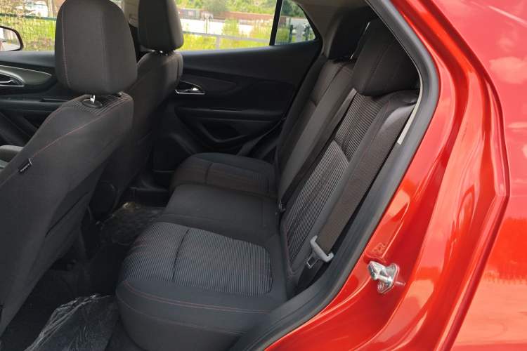 Used Buick Encore 2015 1.4T Automatic Two-Wheel Drive Urban Elite Version Left Rear Seat