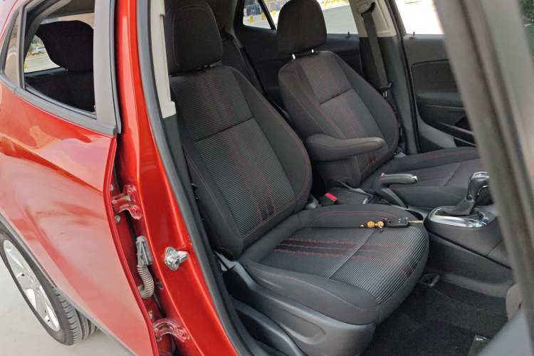 Used Buick Encore 2015 1.4T Automatic Two-Wheel Drive Urban Elite Version Right Front Seat