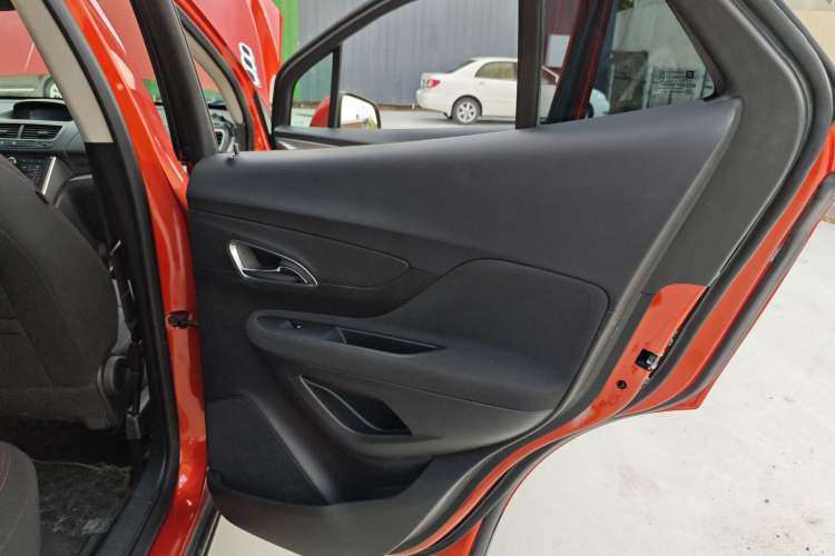 Used Buick Encore 2015 1.4T Automatic Two-Wheel Drive Urban Elite Version Right Rear Door Interior