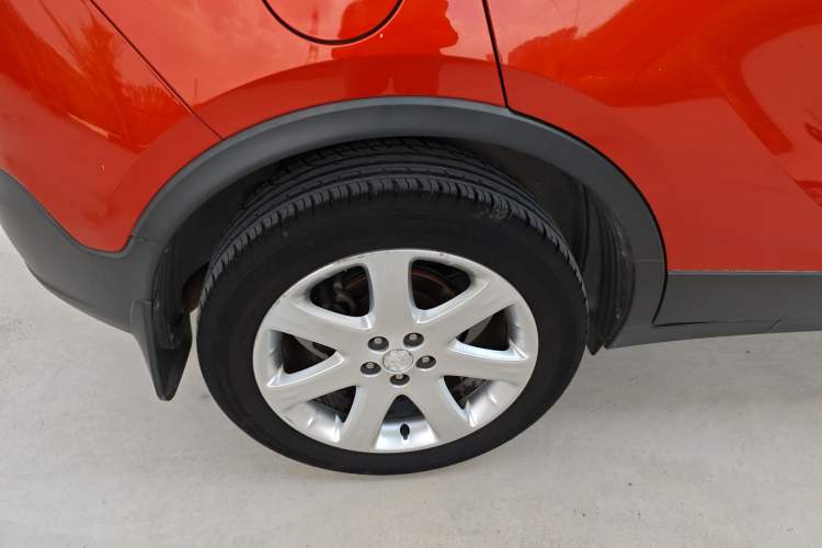 Used Buick Encore 2015 1.4T Automatic Two-Wheel Drive Urban Elite Version Right Rear Wheel Hub