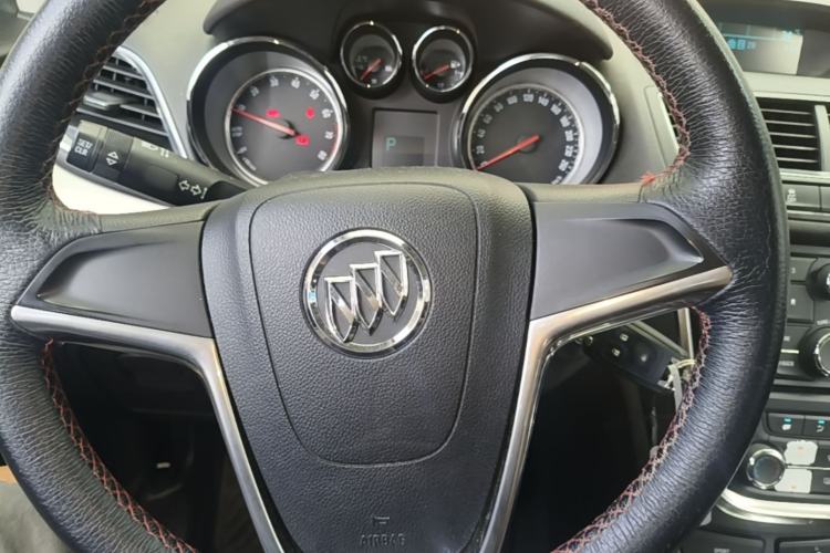 Used Buick Encore 2015 1.4T Automatic Two-Wheel Drive Urban Elite Version Steering Wheel