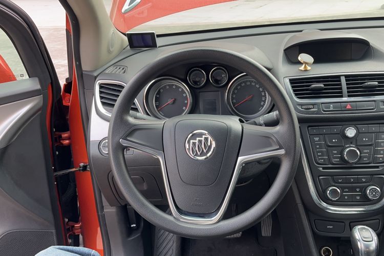 Used Buick Encore 2015 1.4T Automatic Two-Wheel Drive Urban Elite Version Steering Wheel