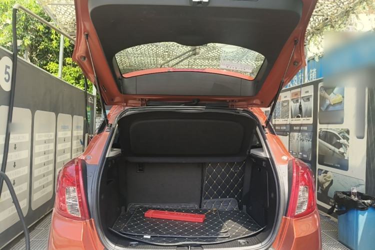 Used Buick Encore 2015 1.4T Automatic Two-Wheel Drive Urban Elite Version Trunk