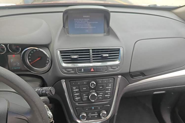 Used Buick Encore 2015 1.4T Automatic Two-Wheel Drive Urban Elite Version Audio And AC Panel