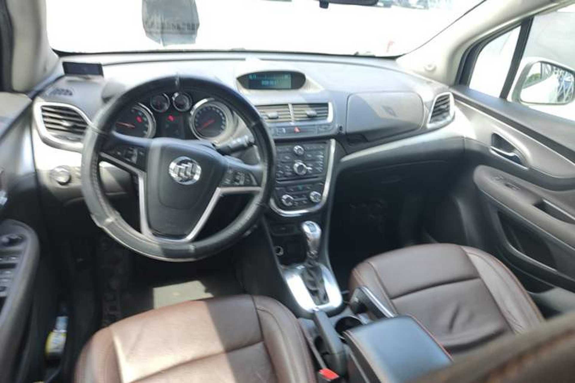 Used Buick Encore 2015 1.4T Automatic Two-Wheel Drive Urban Elite Version Center Console