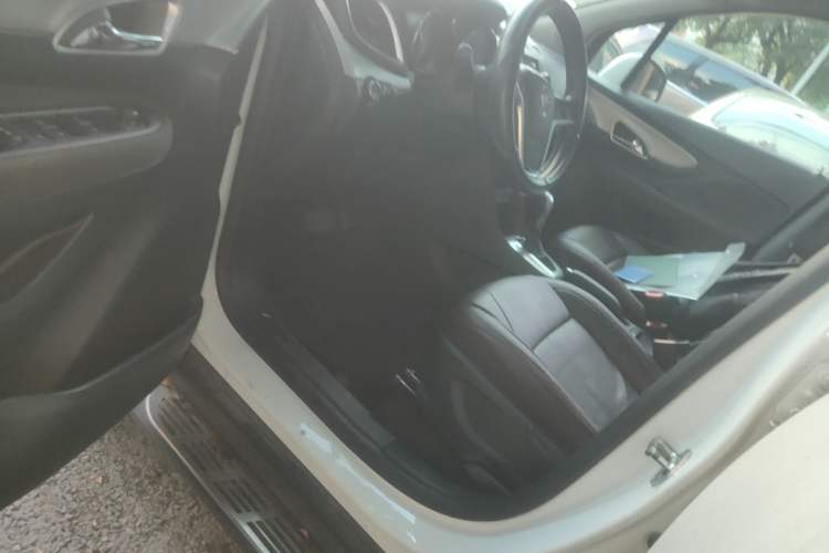 Used Buick Encore 2015 1.4T Automatic Two-Wheel Drive Urban Elite Version Driver Seat