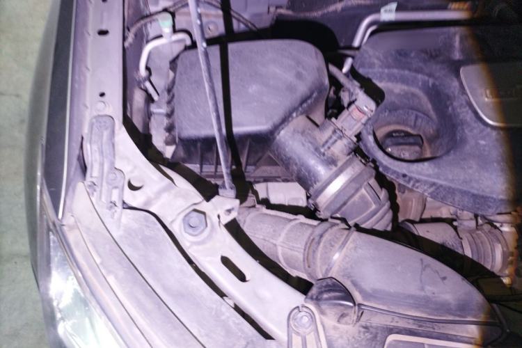 Used Buick Encore 2015 1.4T Automatic Two-Wheel Drive Urban Elite Version Engine Bay Right