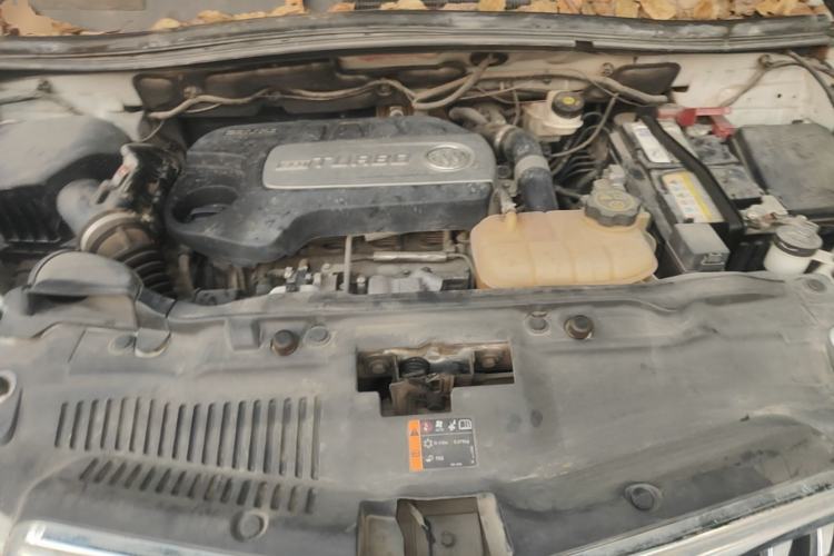 Used Buick Encore 2015 1.4T Automatic Two-Wheel Drive Urban Elite Version Engine Bay