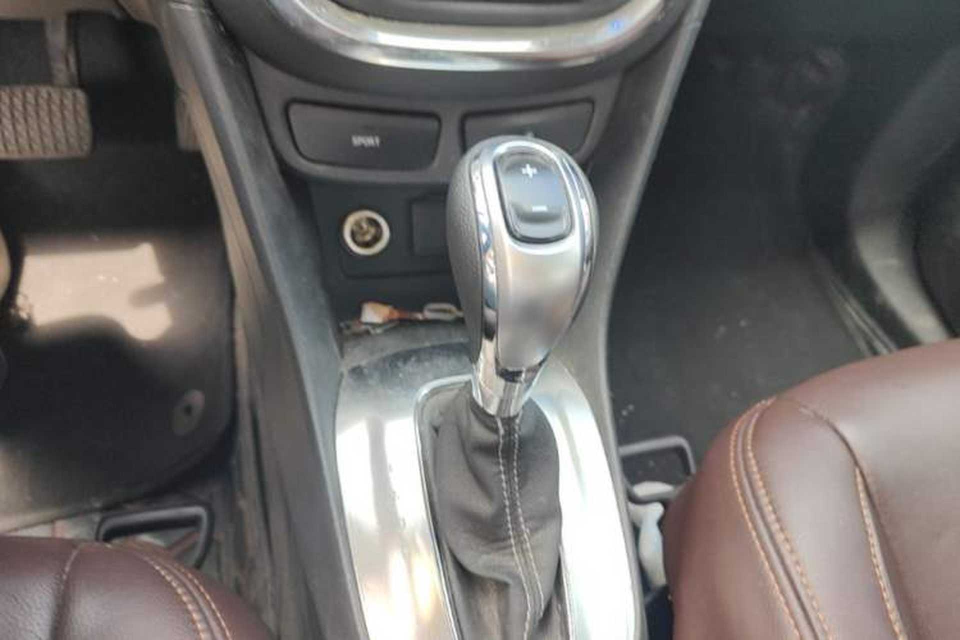 Used Buick Encore 2015 1.4T Automatic Two-Wheel Drive Urban Elite Version Gear Lever