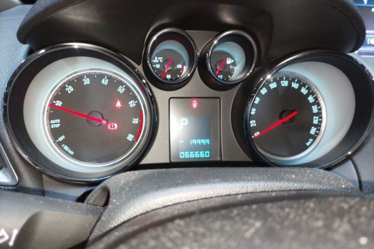 Used Buick Encore 2015 1.4T Automatic Two-Wheel Drive Urban Elite Version Instrument Cluster