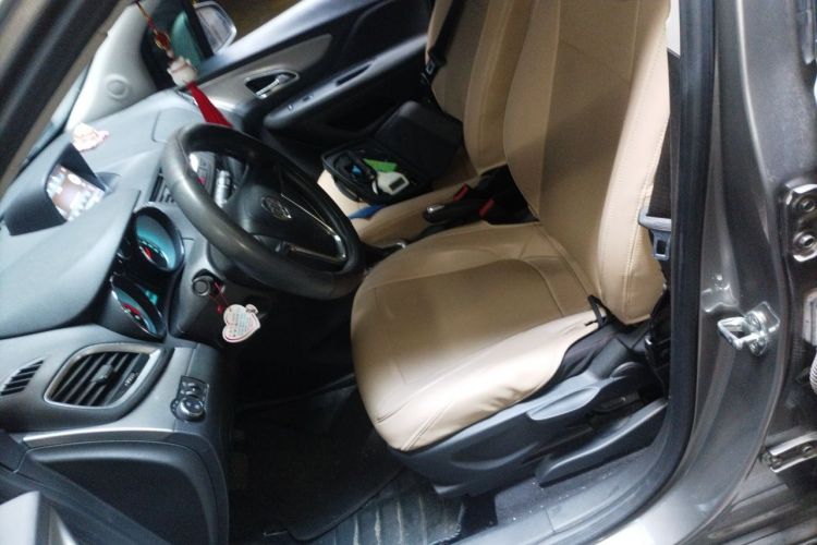 Used Buick Encore 2015 1.4T Automatic Two-Wheel Drive Urban Elite Version Left Front Seat