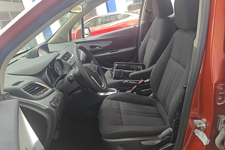 Used Buick Encore 2015 1.4T Automatic Two-Wheel Drive Urban Elite Version Left Front Seat