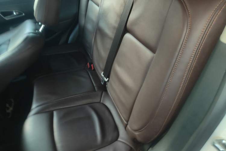 Used Buick Encore 2015 1.4T Automatic Two-Wheel Drive Urban Elite Version Left Rear Seat