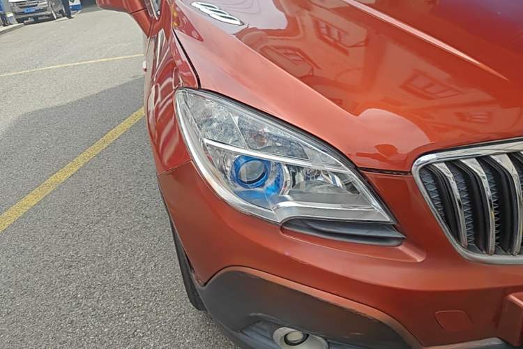 Used Buick Encore 2015 1.4T Automatic Two-Wheel Drive Urban Elite Version Right Front Headlight