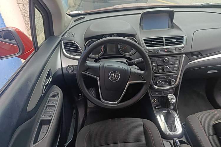 Used Buick Encore 2015 1.4T Automatic Two-Wheel Drive Urban Elite Version Steering Wheel