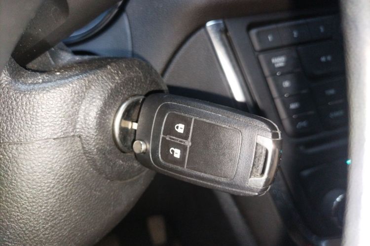 Used Buick Encore 2015 1.4T Automatic Two-Wheel Drive Urban Elite Version Vehicle Key