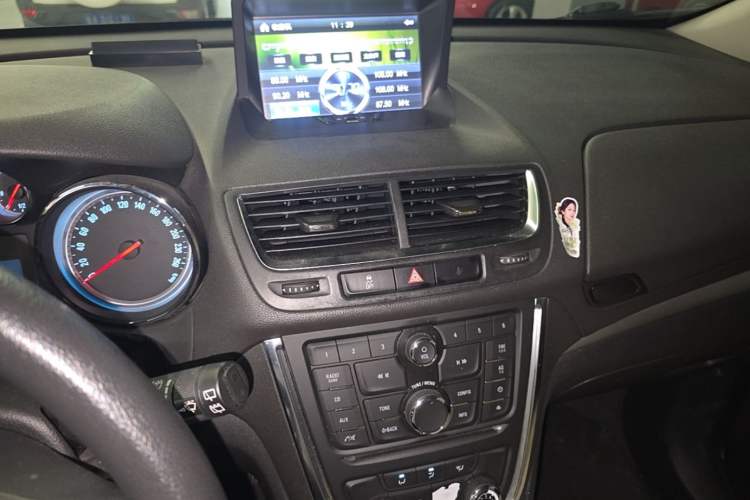 Used Buick Encore 2015 1.4T Automatic Two-Wheel Drive Urban Elite Version Audio And AC Panel