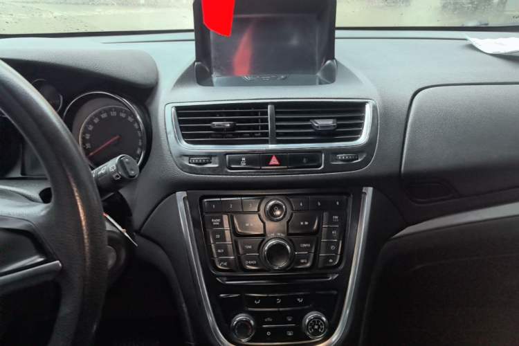 Used Buick Encore 2015 1.4T Automatic Two-Wheel Drive Urban Elite Version Audio And AC Panel