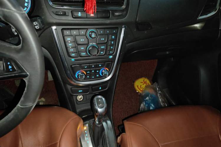 Used Buick Encore 2015 1.4T Automatic Two-Wheel Drive Urban Leading Model Audio And AC Panel