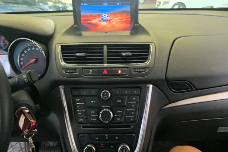 Used Buick Encore 2015 1.4T Automatic Two-Wheel Drive Urban Elite Version Audio And AC Panel